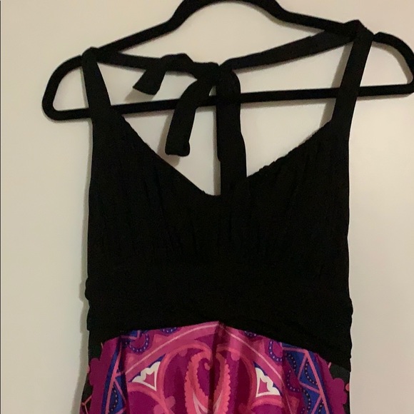 Le Chateau Dress - Picture 2 of 4